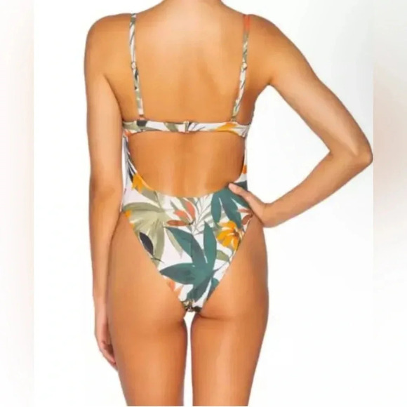 B Swimwear Women's B Swimwear Atlas One-Piece Size Small - Picture 3 of 7